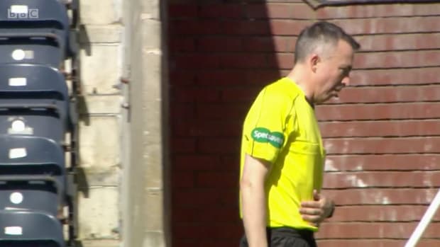 scottish-soccer-linesman-referee-vomit-red-card-video.png